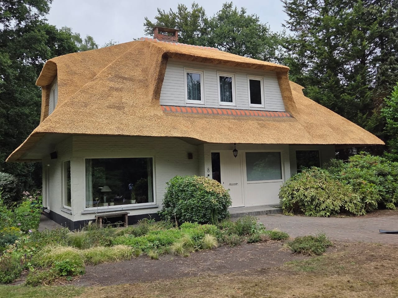 Thatch Gazebo Garden Feature